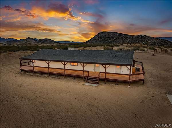 80 Acres of Land with Home for Sale in Kingman, Arizona