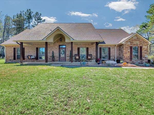 2 Acres of Land with Home for Sale in Lufkin, Texas