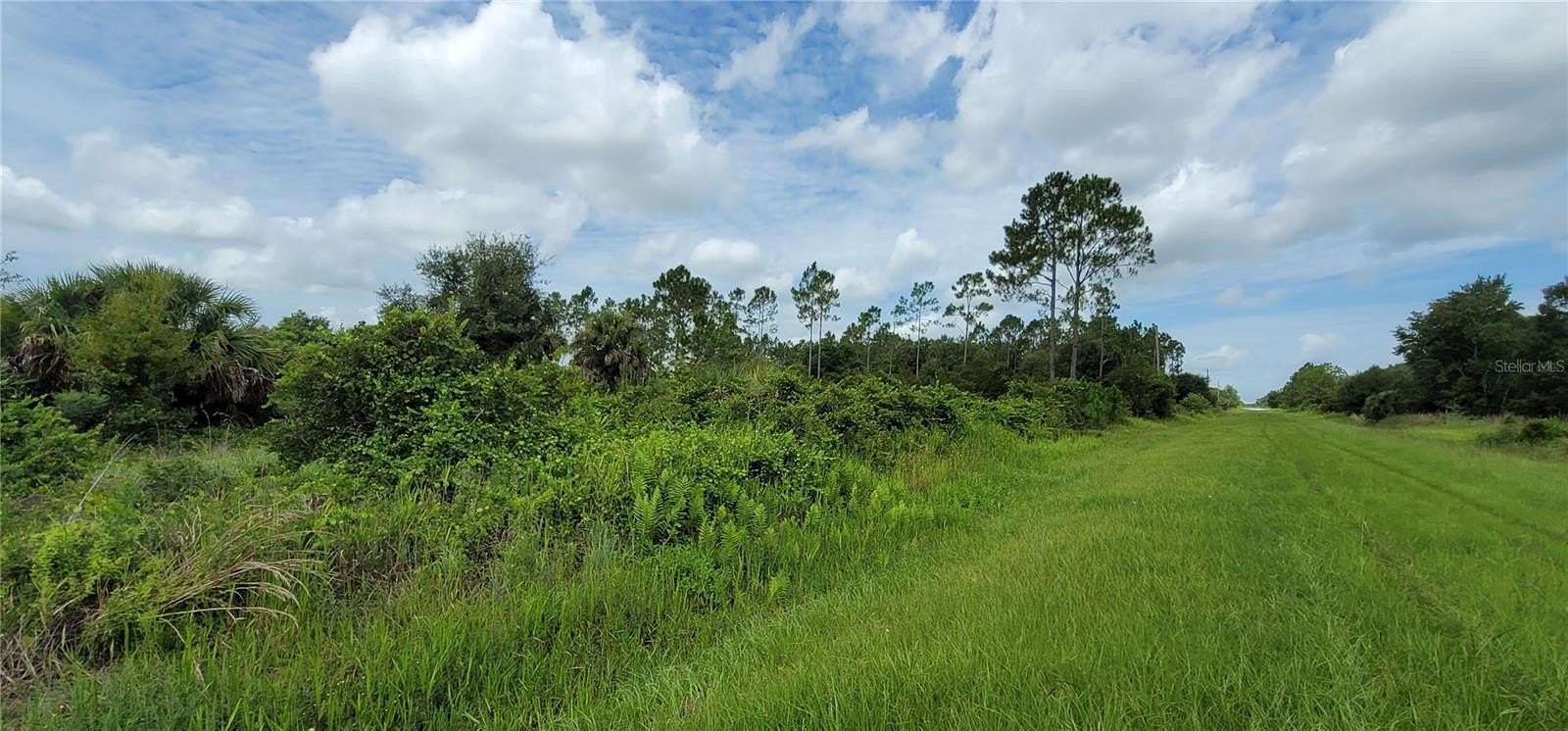 1.25 Acres of Residential Land for Sale in Okeechobee, Florida