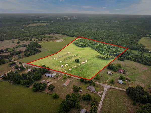 34 Acres of Recreational & Residential Land for Sale in Pittsburg, Texas
