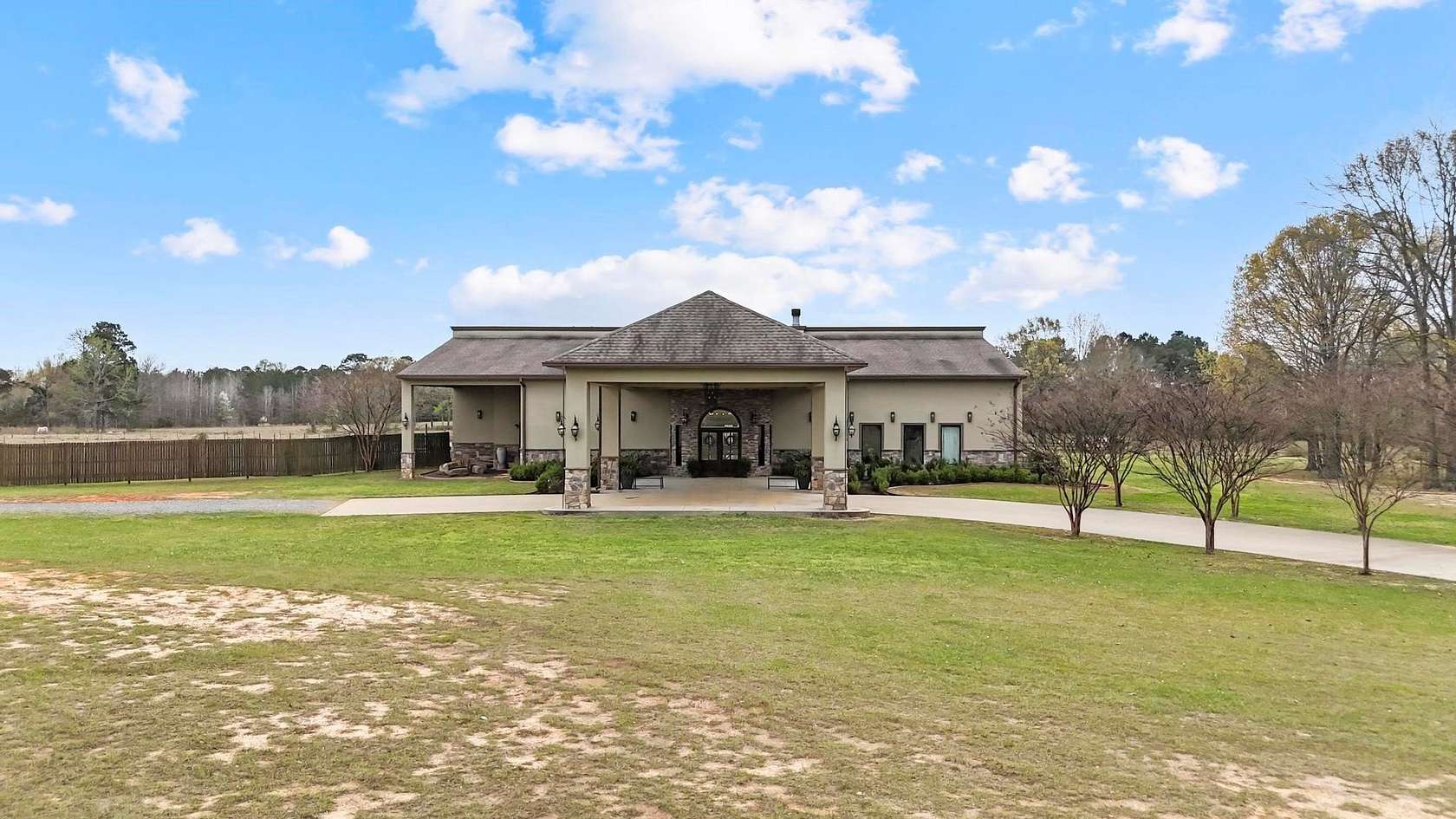 100 Acres of Land for Sale in Kilgore, Texas