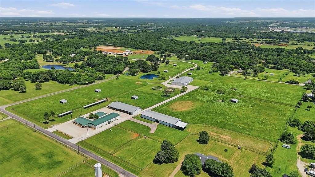29.7 Acres of Agricultural Land with Home for Sale in Whitesboro, Texas