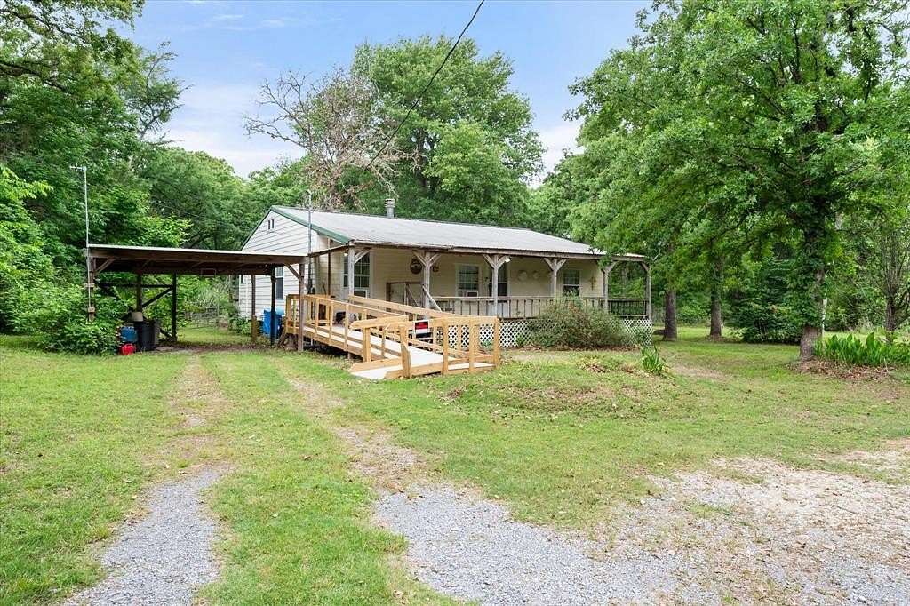 2.5 Acres of Land with Home for Sale in Fairfield, Texas