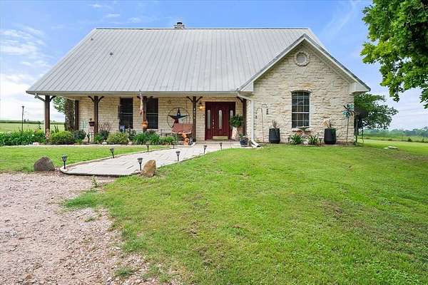 3 Acres of Land with Home for Sale in Corsicana, Texas