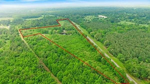 20.9 Acres of Recreational & Residential Land for Sale in Clarksville, Texas