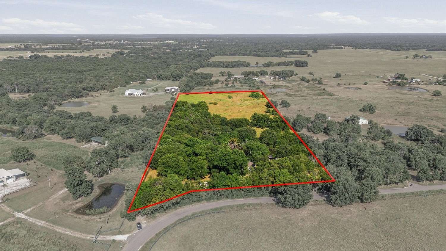 10.3 Acres of Land with Home for Sale in Whitesboro, Texas