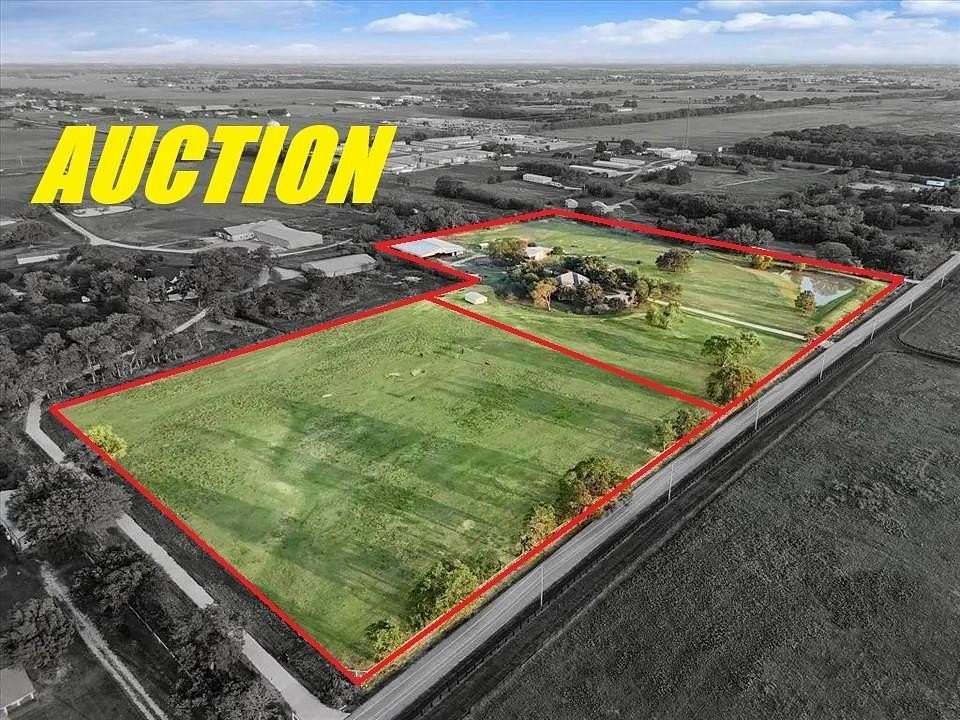 18.8 Acres of Land with Home for Sale in Pilot Point, Texas