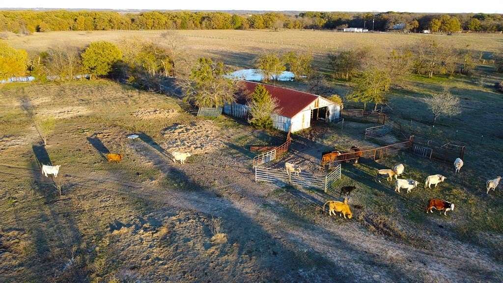 10 Acres of Land for Sale in Kaufman, Texas