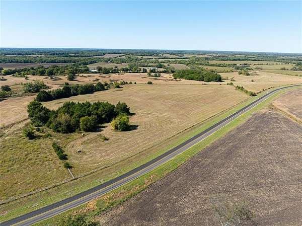 11 Acres of Land for Sale in Roxton, Texas