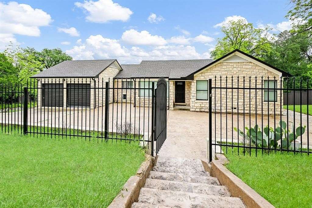 2.46 Acres of Land with Home for Sale in Fort Worth, Texas