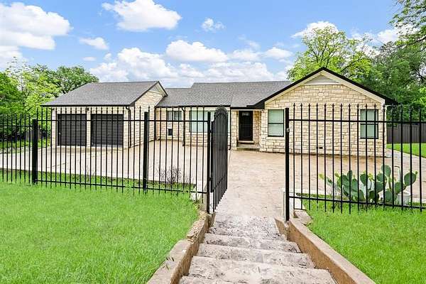 2.46 Acres of Land with Home for Sale in Fort Worth, Texas