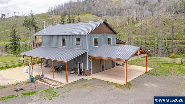 27 Acres of Land with Home for Sale in Gates, Oregon