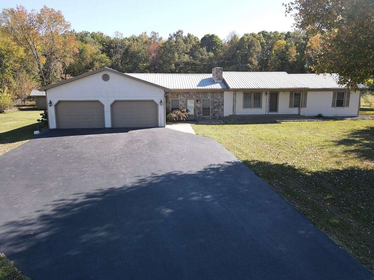 19.2 Acres of Recreational Land with Home for Sale in Russell Springs, Kentucky