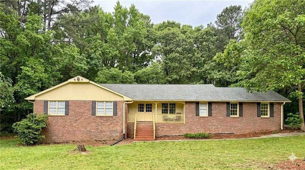 2.5 Acres of Land with Home for Lease in Lawrenceville, Georgia