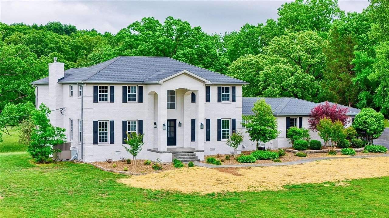 38.3 Acres of Land with Home for Sale in Russellville, Kentucky