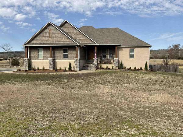 26.8 Acres of Agricultural Land with Home for Sale in Greenbrier, Arkansas