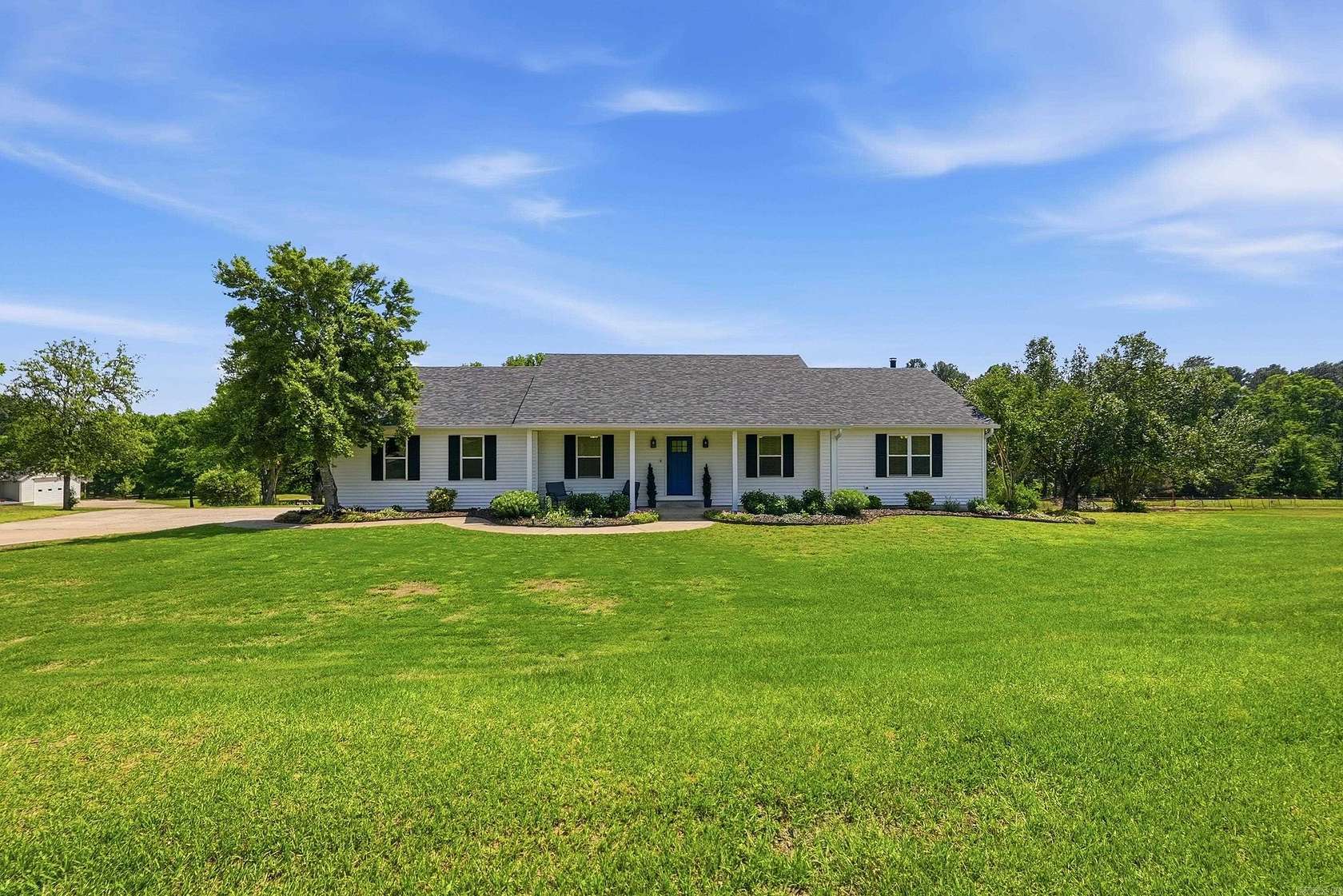 3.18 Acres of Land with Home for Sale in Greenbrier, Arkansas