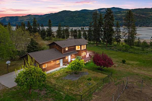 5.59 Acres of Land with Home for Sale in Kettle Falls, Washington