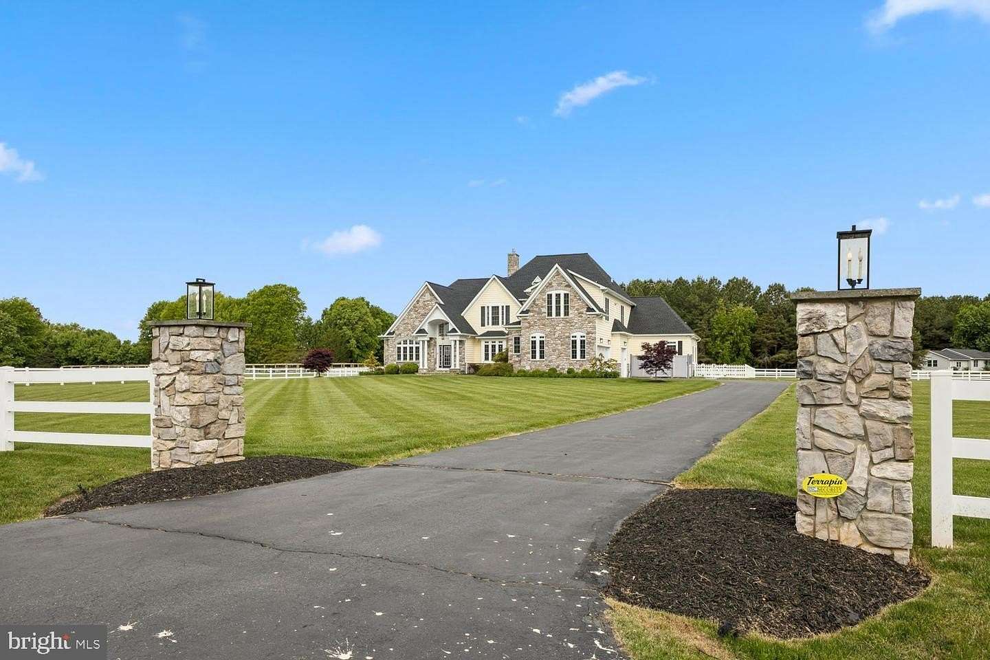 5 Acres of Land with Home for Sale in Queenstown, Maryland
