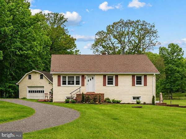 3 Acres of Land with Home for Sale in Amissville, Virginia