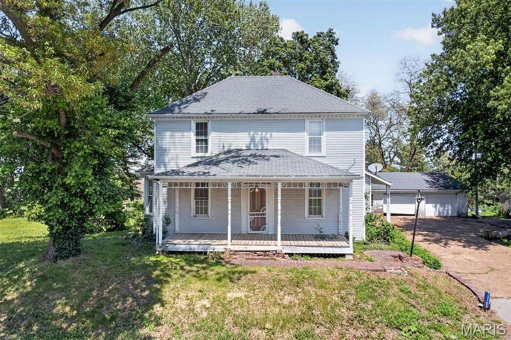 5.7 Acres of Land with Home for Sale in Highland, Illinois