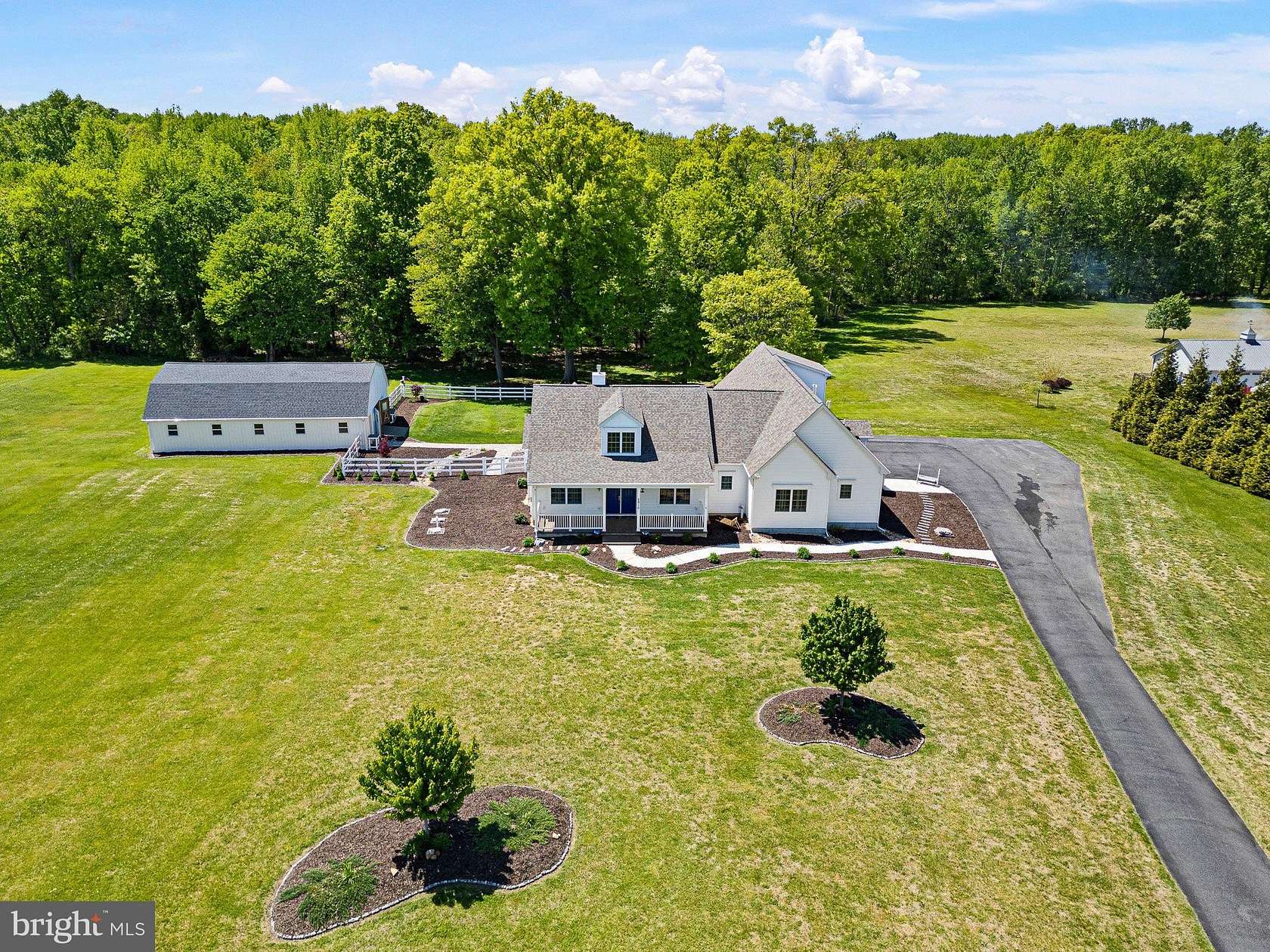 4.43 Acres of Land with Home for Sale in Townsend, Delaware