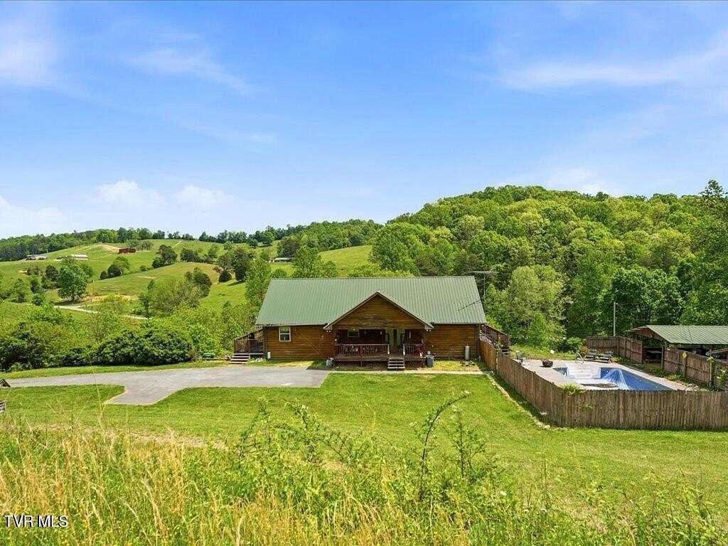 7.23 Acres of Land with Home for Sale in New Tazewell, Tennessee