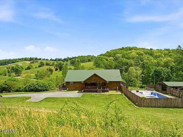 7.23 Acres of Land with Home for Sale in New Tazewell, Tennessee