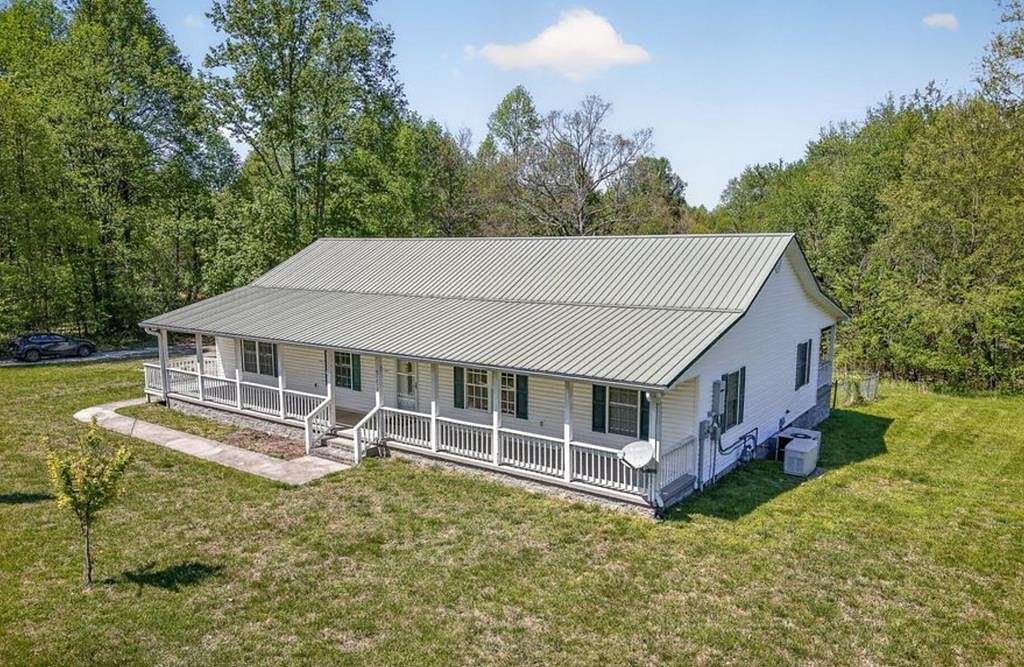 11.3 Acres of Land with Home for Auction in Sparta, Tennessee