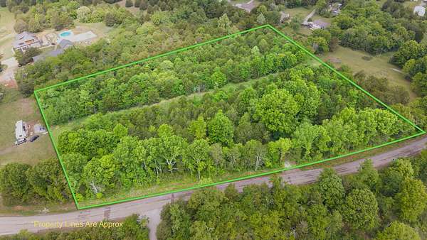 5 Acres of Residential Land for Sale in Columbia, Tennessee