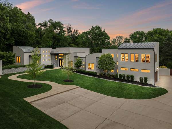 2 Acres of Land with Home for Sale in Nashville, Tennessee