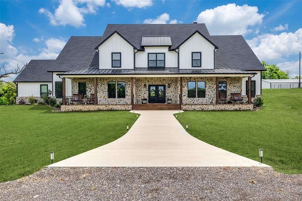 105 Acres of Land with Home for Sale in Ben Wheeler, Texas