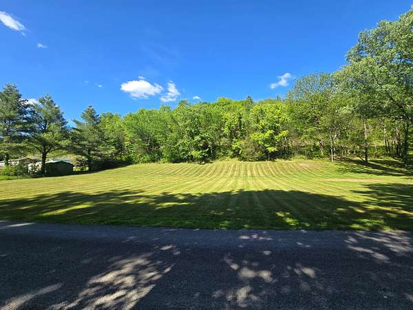 1.72 Acres of Residential Land for Sale in Pleasant Shade, Tennessee