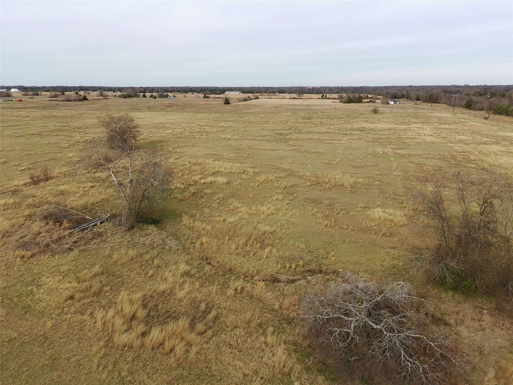 10 Acres of Land for Sale in Sulphur Springs, Texas