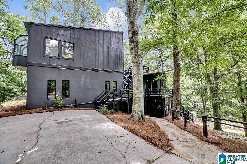 1.62 Acres of Land with Home for Lease in Hoover, Alabama