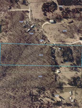 10 Acres of Residential Land for Sale in Fulton, Missouri