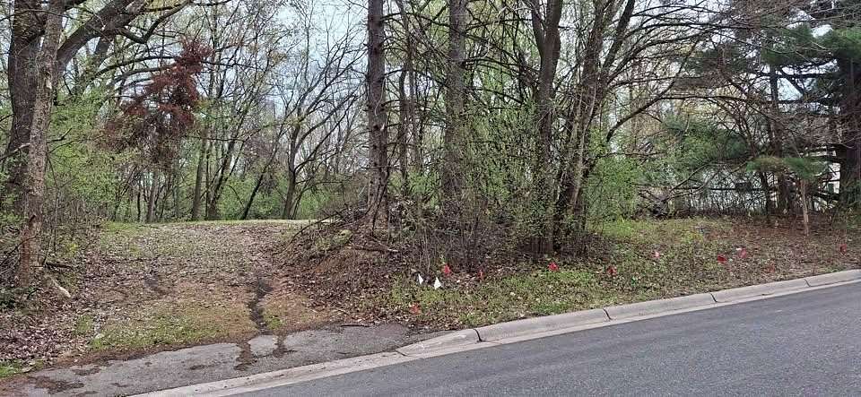 0.84 Acres of Residential Land for Sale in Maplewood, Minnesota