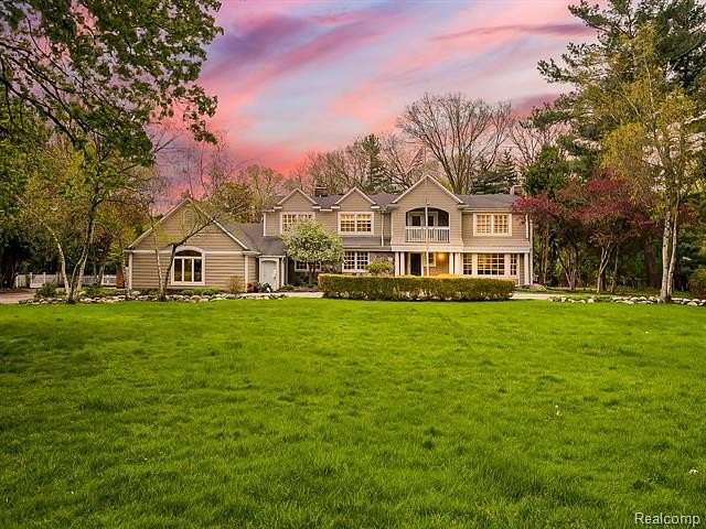 1.64 Acres of Land with Home for Sale in Bloomfield Hills, Michigan