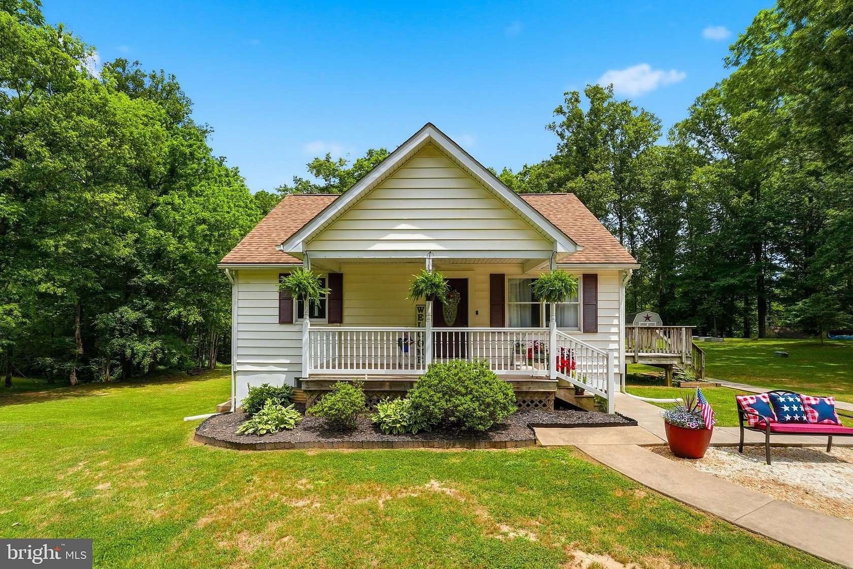 1.89 Acres of Land with Home for Sale in Jeffersonton, Virginia