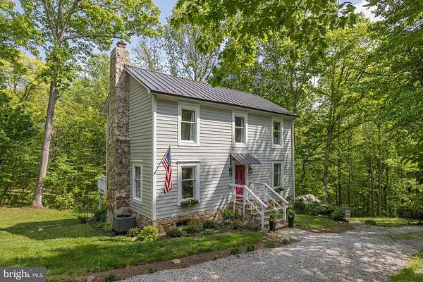 11.8 Acres of Land with Home for Sale in Leesburg, Virginia