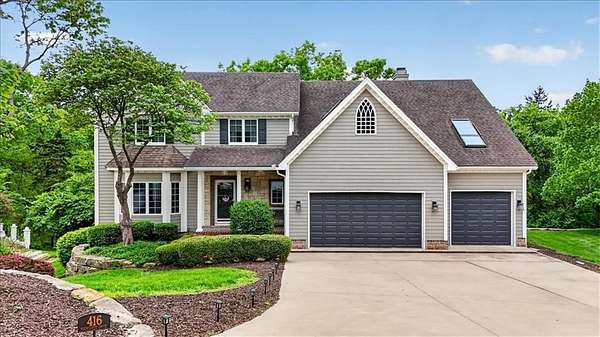 1.7 Acres of Land with Home for Sale in Lee's Summit, Missouri