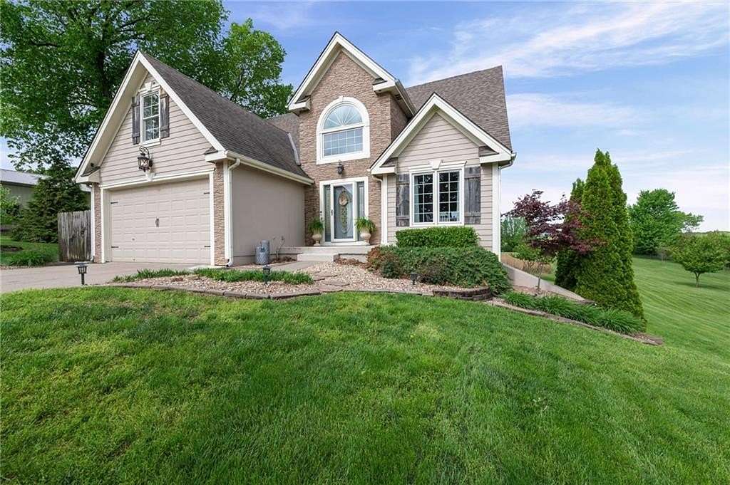 3.1 Acres of Land with Home for Sale in Platte City, Missouri