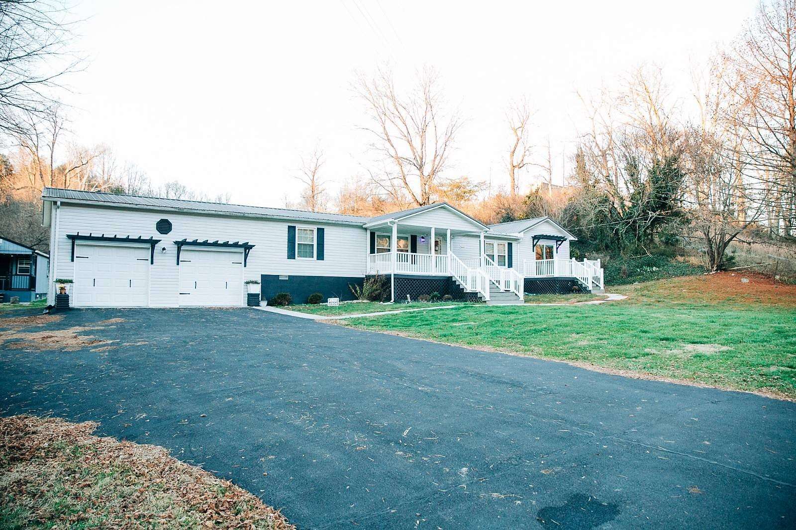 4.25 Acres of Land with Home for Sale in Duffield, Virginia