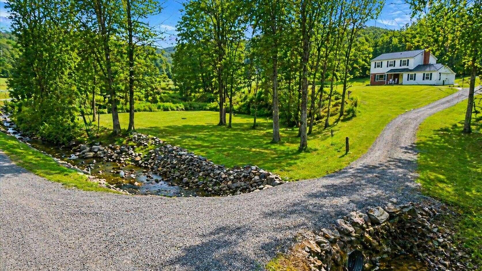 2.32 Acres of Land with Home for Sale in Del Rio, Tennessee