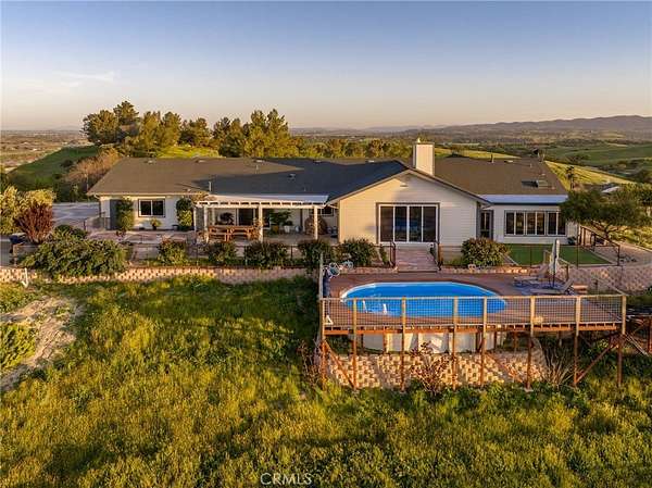 8.78 Acres of Land with Home for Sale in Paso Robles, California