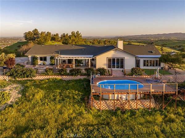 8.78 Acres of Land with Home for Sale in Paso Robles, California