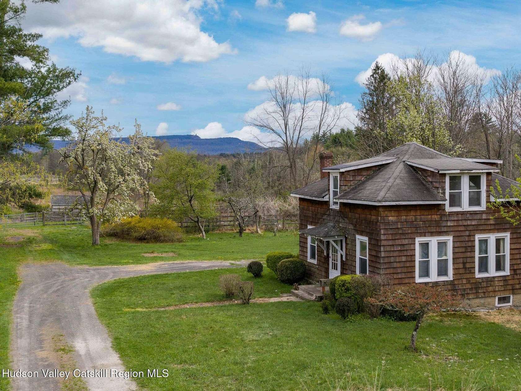 14.6 Acres of Land with Home for Sale in Accord, New York