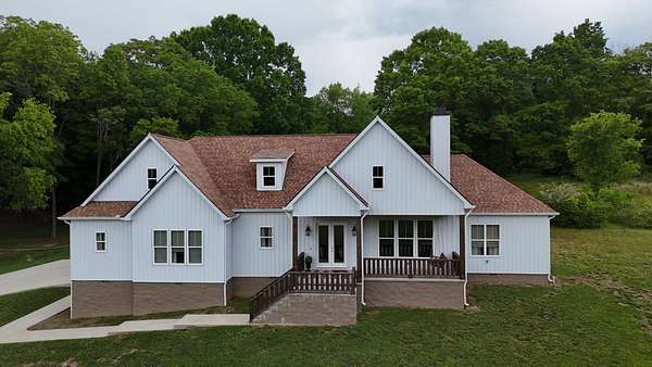 2 Acres of Land with Home for Sale in Columbia, Tennessee