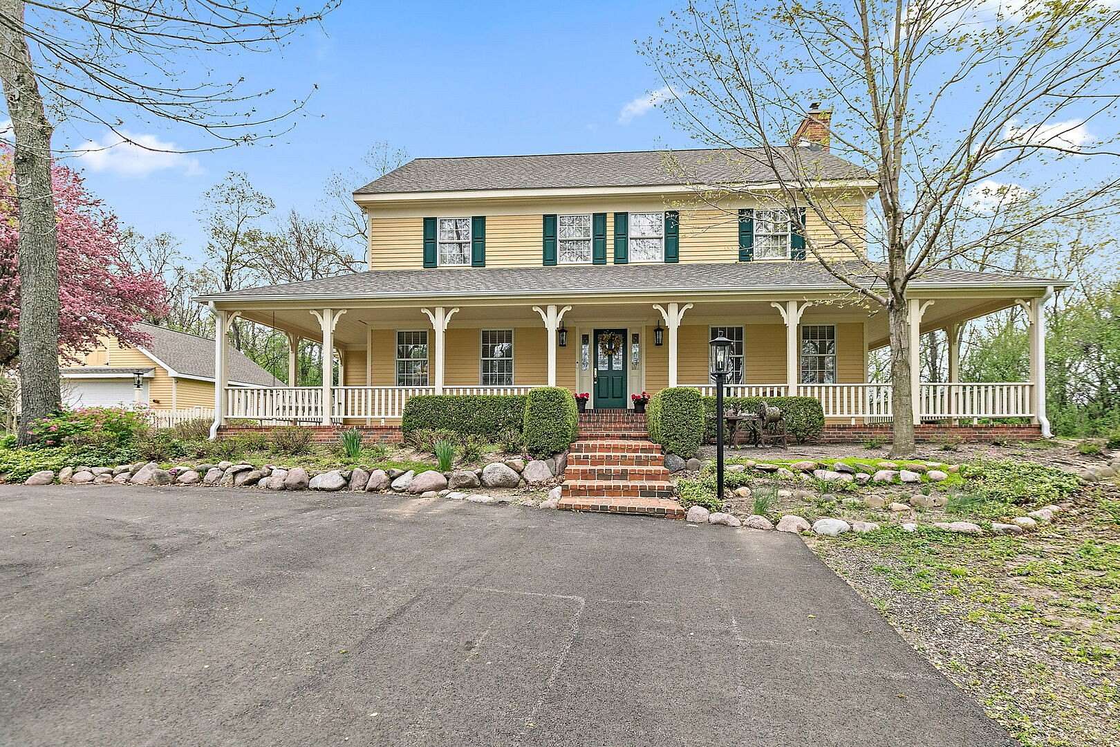 11.3 Acres of Land with Home for Sale in Cary, Illinois