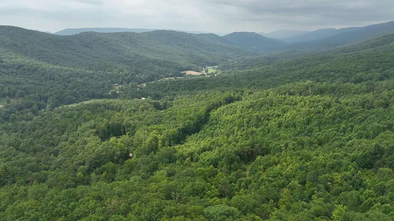 4.88 Acres of Land for Sale in Rocky Gap, Virginia